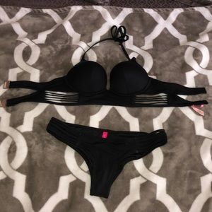 Victoria’s Secret swimsuit (34B/S)
